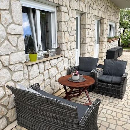 Apartman Laura Dramalj Pokój zdjęcie