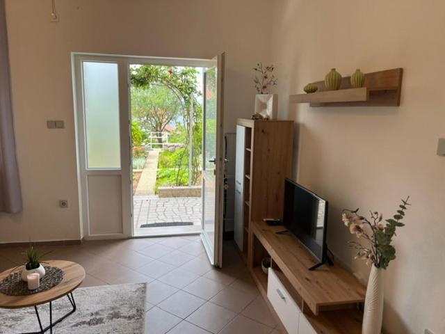 Apartman Laura Dramalj Pokój zdjęcie