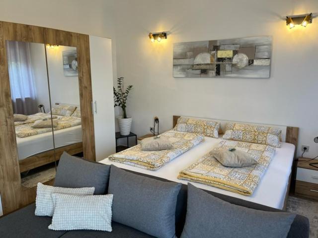 Apartman Laura Dramalj Pokój zdjęcie