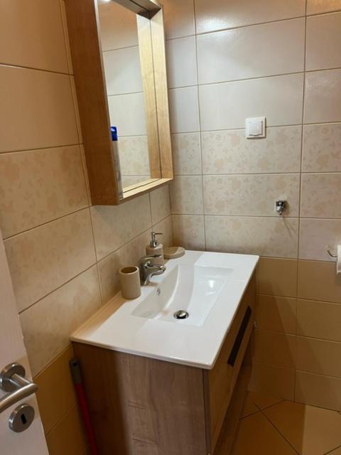 Apartman Laura Dramalj Pokój zdjęcie