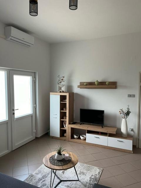 Apartman Laura Dramalj Pokój zdjęcie
