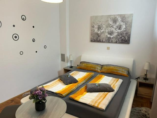 Apartman Laura Dramalj Pokój zdjęcie